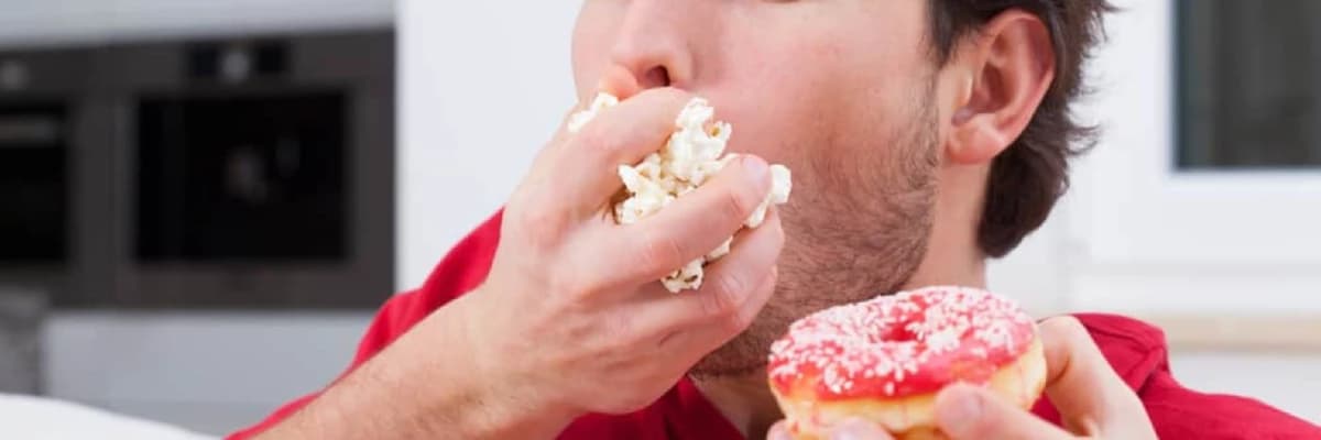 Emosional Aclıq: Səbəbləri, Əlamətləri və Həll Yolları