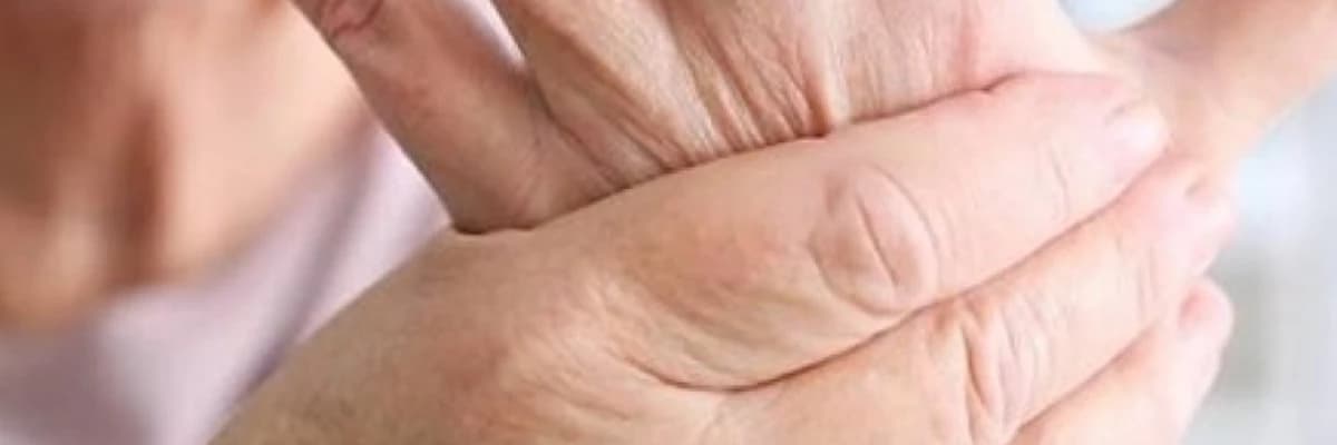 Əllərin əsməsi nəyə işarə edir?