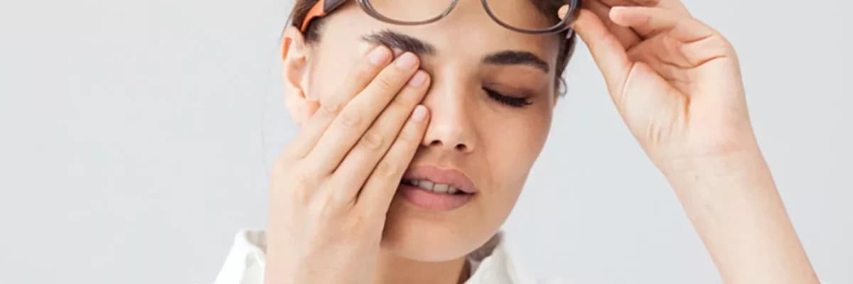 Gözlərdəki qara nöqtələr: simptomlar, müalicə və profilaktika üsulları