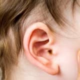 Orta qulaq infeksiyasının əlamətləri hansılardır? Səbəbləri və Müalicəsi