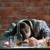 Alkoqol və Narkomaniya: Səbəbləri, Təsirləri və Müalicə Metodları