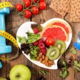 Sağlam həyat tərzi üçün yemək vərdişlərini necə dəyişdirmək olar?