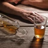 Alkoqolizm: simptomlar, müalicə və nəzarət üsulları