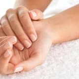 Əllərin əsməsinin səbəbləri